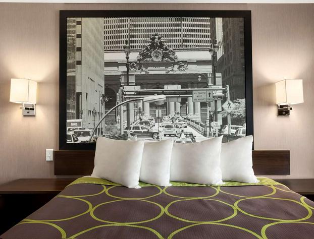 Super 8 by Wyndham Bronx hotel detail image 3