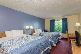 Days Inn by Wyndham Johnson Creek hotel detail image 4