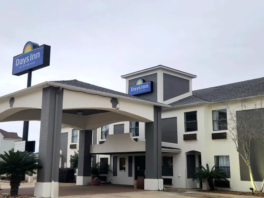 Days Inn by Wyndham Lafayette Scott hotel hero