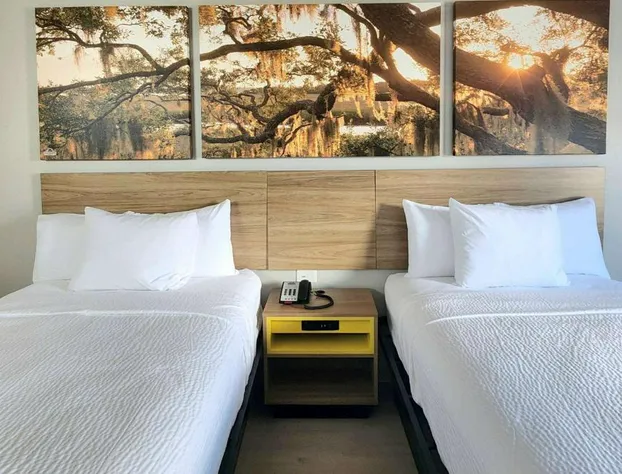 Days Inn by Wyndham Lafayette Scott hotel detail image 2