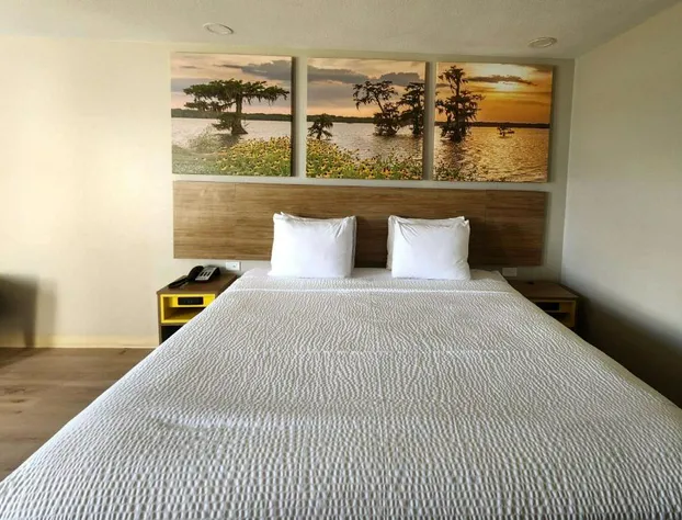 Days Inn by Wyndham Lafayette Scott hotel detail image 4