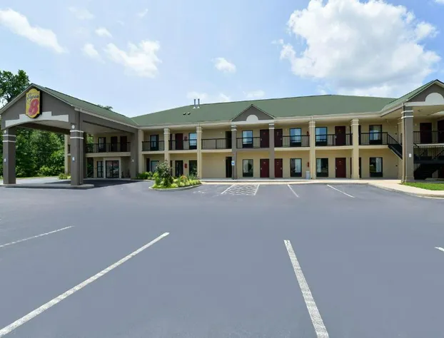 Super 8 by Wyndham Petersburg hotel detail image 1