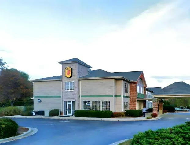 Super 8 by Wyndham Smithfield/Selma hotel detail image 1