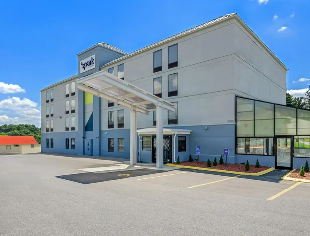 Spark by Hilton Wytheville East Main Street hotel detail image 3
