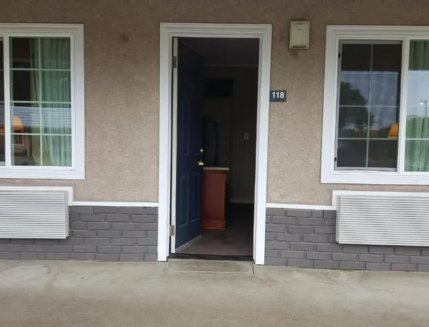 Pacific Motel hotel detail image 4