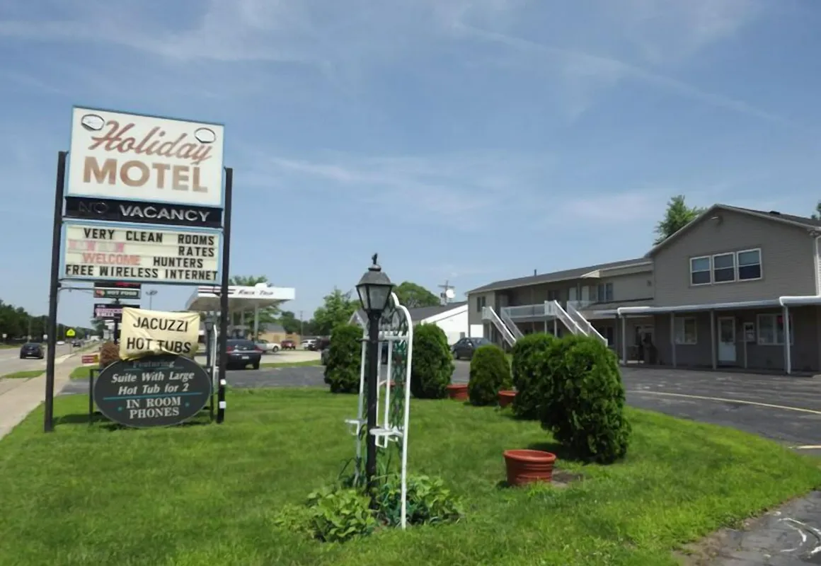 Holiday Motel hotel hero