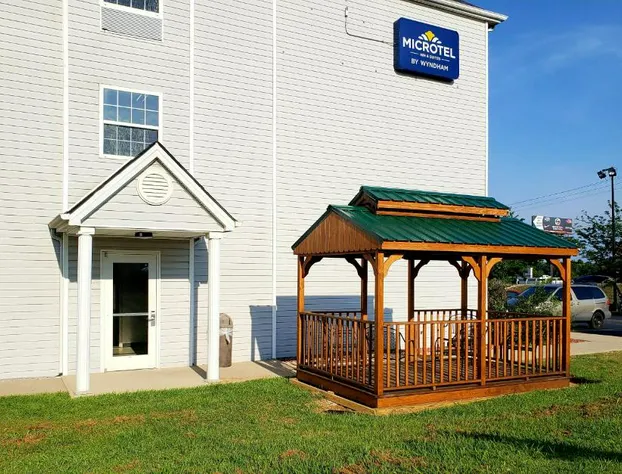 Microtel Inn & Suites by Wyndham London hotel detail image 1