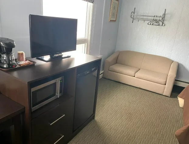 All Seasons Motel hotel detail image 3