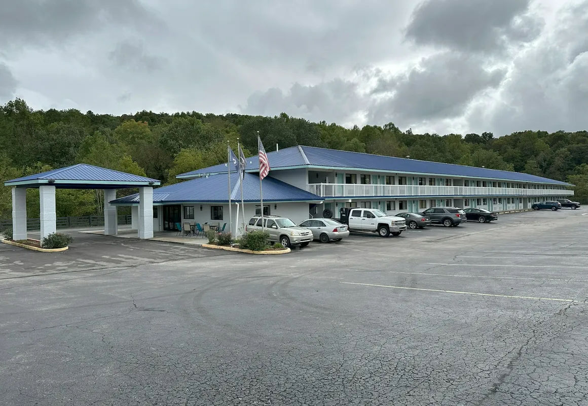 Days Inn by Wyndham Renfro Valley Mount Vernon hotel hero