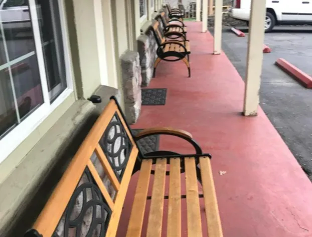 Dunsmuir Lodge hotel detail image 1