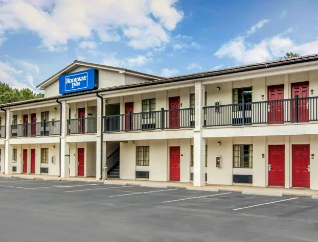 Rodeway Inn La Grange East hotel detail image 1