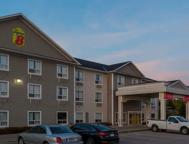 Super 8 by Wyndham Midland hotel detail image 1