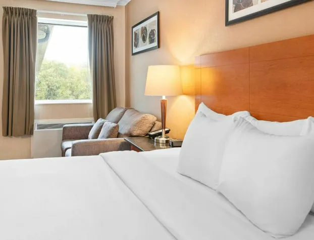 Comfort Inn Pembroke hotel detail image 1