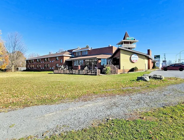 Ramada by Wyndham Arnprior hotel detail image 1