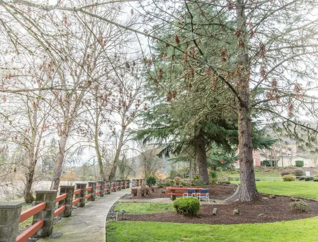 Riverfront Inn Roseburg hotel detail image 2