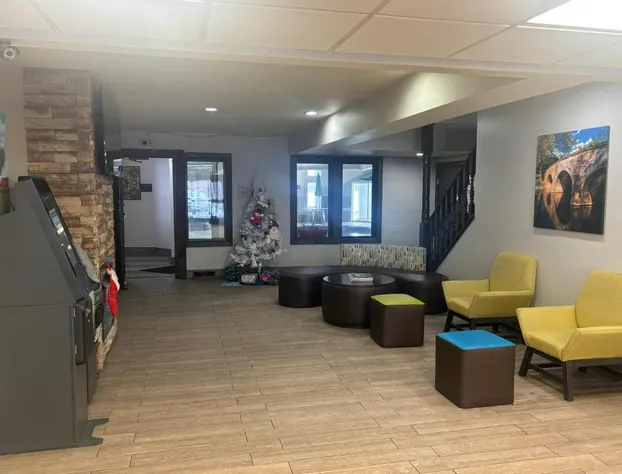 Red Roof Inn & Suites Tomah hotel detail image 2