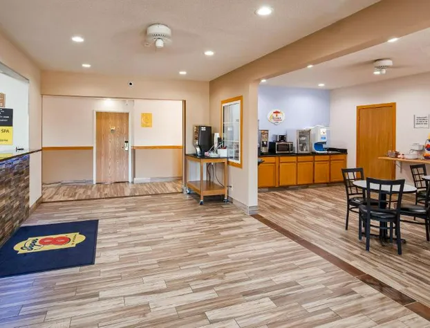 Super 8 by Wyndham Neillsville WI hotel detail image 4