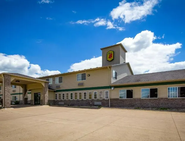 Super 8 by Wyndham Neillsville WI hotel detail image 1