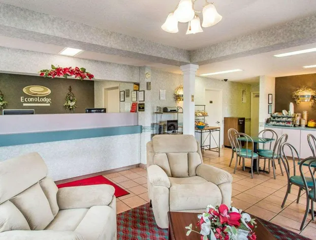 Econo Lodge Dothan West hotel detail image 4