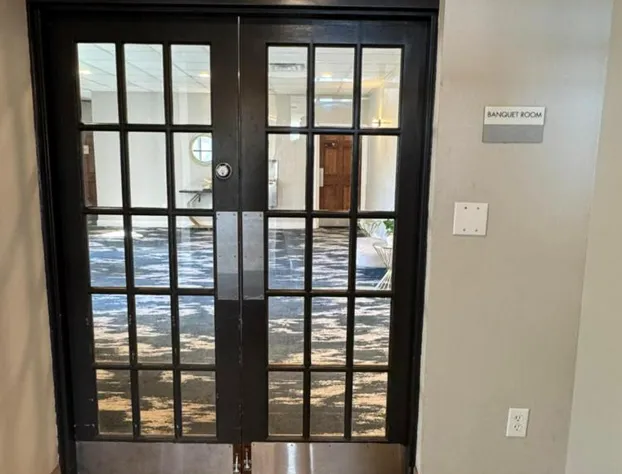 Clarion Inn & Suites Dothan South hotel detail image 2