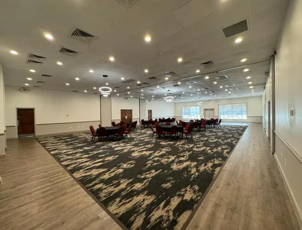 Clarion Inn & Suites Dothan South hotel detail image 3