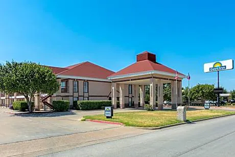 Days Inn by Wyndham Granbury hotel detail image 4