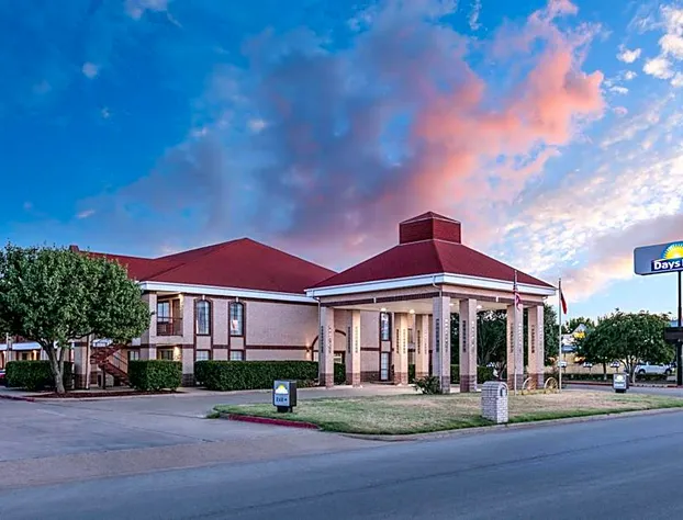 Days Inn by Wyndham Granbury hotel detail image 2