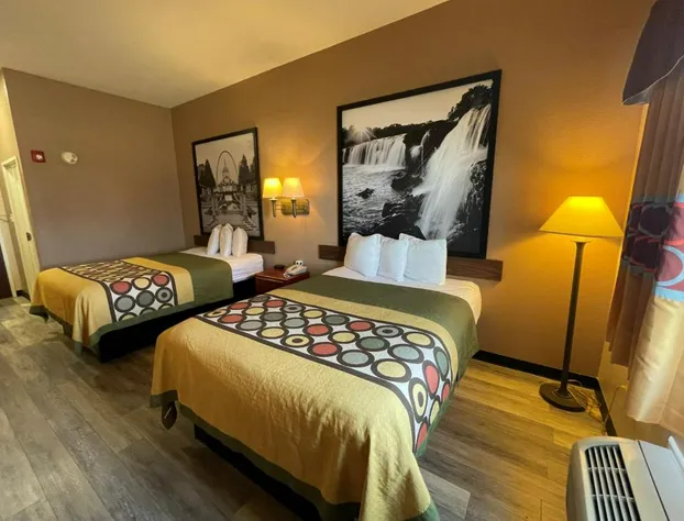 Super 8 by Wyndham Rolla hotel detail image 4