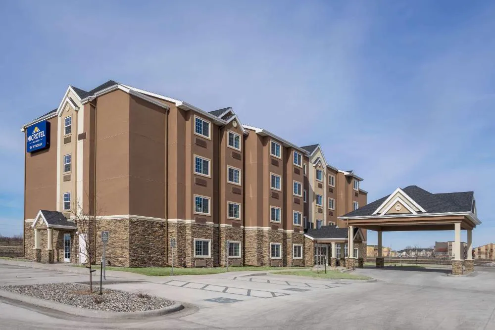 Microtel Inn & Suites By Wyndham Moorhead Fargo Area hotel hero
