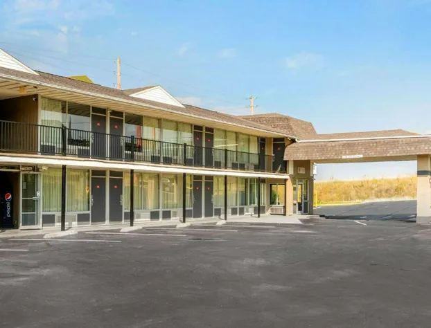 Econo Lodge Rolla I-44 Exit 184 Near Missouri University of Science and Technology hotel detail image 1