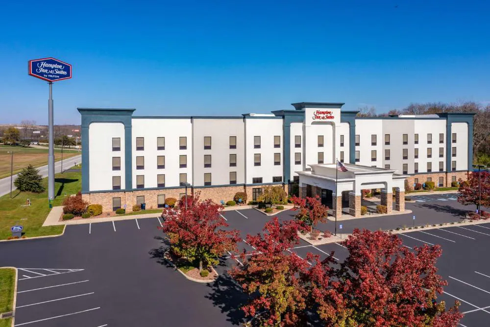 Hampton Inn & Suites Richmond, IN hotel hero