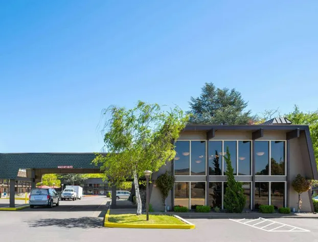 Days Inn by Wyndham Klamath Falls hotel detail image 2