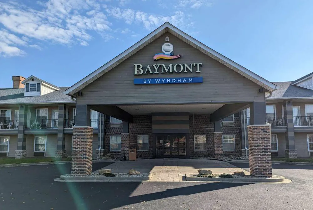 Baymont by Wyndham Washington hotel hero