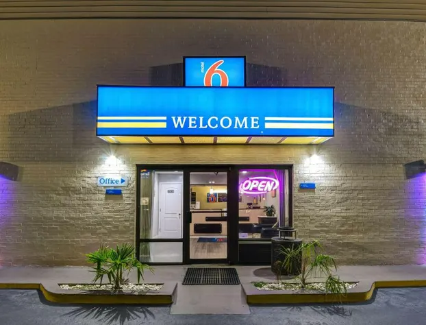 Motel 6 Dalton, GA hotel detail image 4