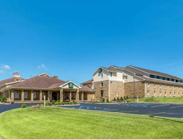 Quality Inn & Suites Bedford West hotel detail image 2