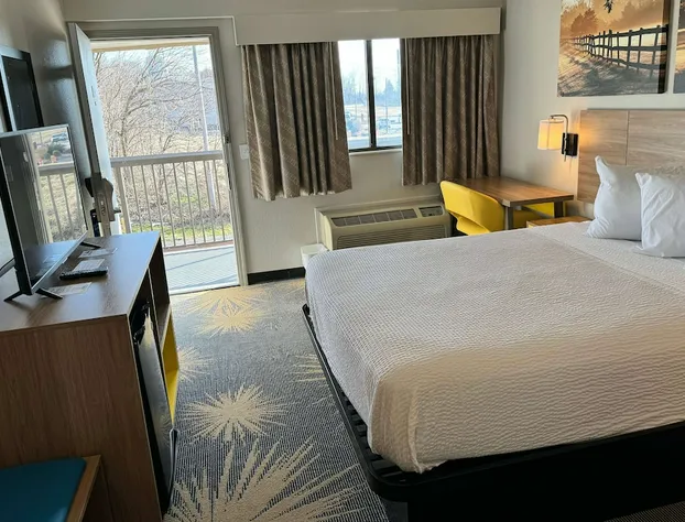 Days Inn by Wyndham Cloverdale Greencastle hotel detail image 3