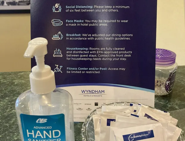 Super 8 by Wyndham Martinsville hotel detail image 3