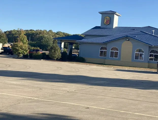 Super 8 by Wyndham Martinsville hotel detail image 1