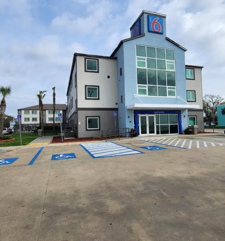 Motel 6 Biloxi, MS - Beach hotel hero