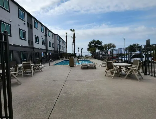 Motel 6 Biloxi, MS - Beach hotel detail image 1