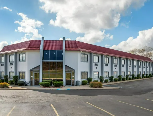 Red Roof Inn Greencastle South – Cloverdale hotel detail image 1