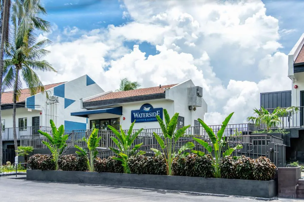 Waterside Suites & Marina hotel hero