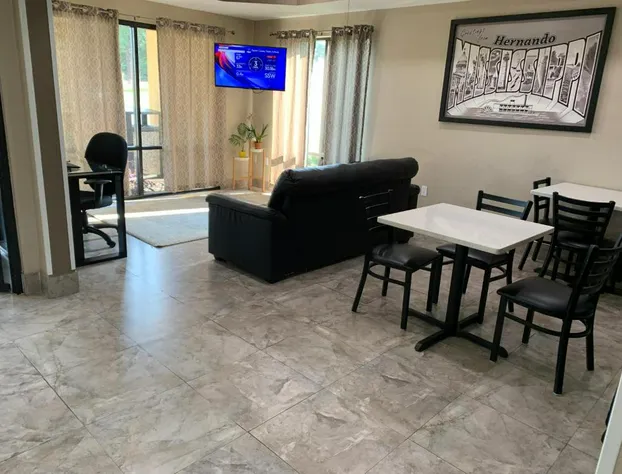 Super 8 by Wyndham Hernando hotel detail image 3