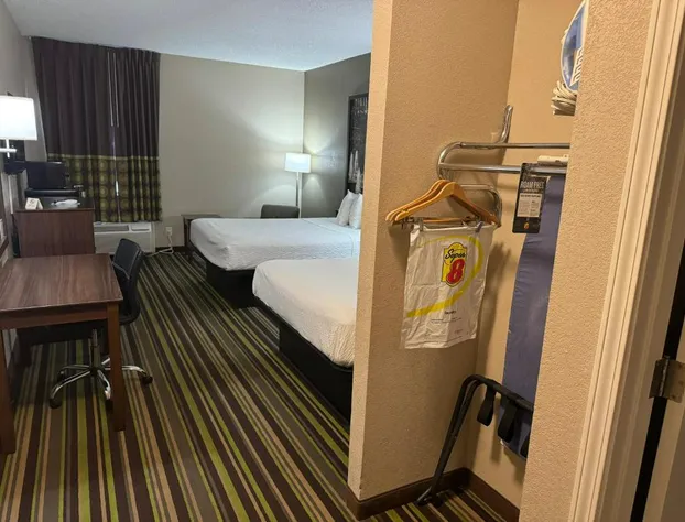 Super 8 by Wyndham Hernando hotel detail image 4