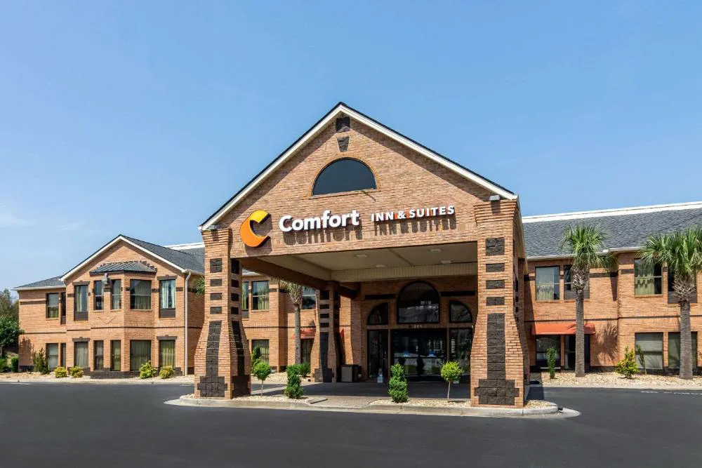 Comfort Inn & Suites Perry National Fairgrounds Area hotel hero