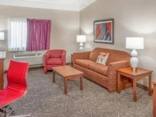 Ramada Hotel & Conference Center by Wyndham Hammond hotel detail image 4