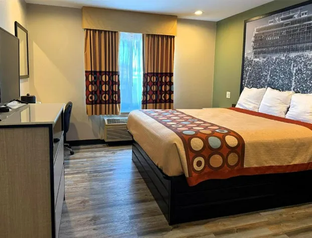 Super 8 by Wyndham Frankfort IN hotel detail image 4