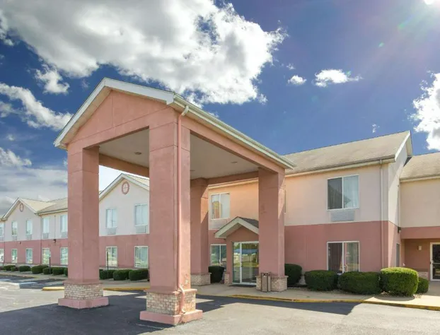 Super 8 by Wyndham Frankfort IN hotel detail image 2