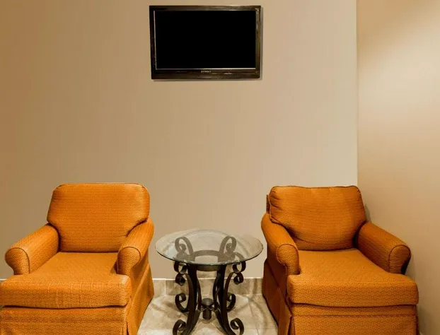 Super 8 by Wyndham Frankfort IN hotel detail image 4