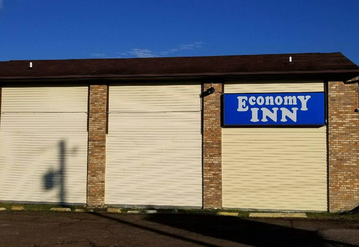 Economy Inn & Suites hotel hero